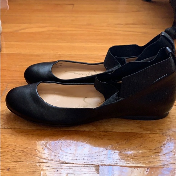 Shoes - Picture 2 of 5